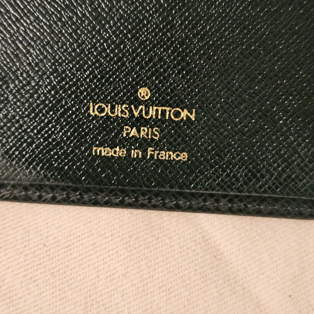 LOUIS VUITTON Taiga Brazza Wallet in dark green - Picture 5 of 9